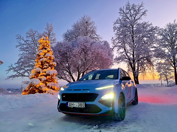 Travelnews.lv sadarbībā ar «Autohalle» ceļo ar 280 zirgspēku jaudīgo «Hyundai Kona N» 311881