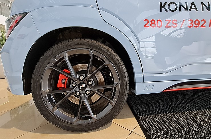 Travelnews.lv sadarbībā ar «Autohalle» ceļo ar 280 zirgspēku jaudīgo «Hyundai Kona N» 311860