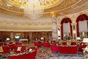 Iepazīstam Dubaijas luksus viesnīcas «Raffles The Palm Dubai» krāšņo un bagātīgo vestibilu 19