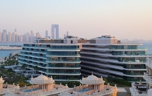 Iepazīstam Dubaijas luksus viesnīcas «Raffles The Palm Dubai» terases restorānu 28