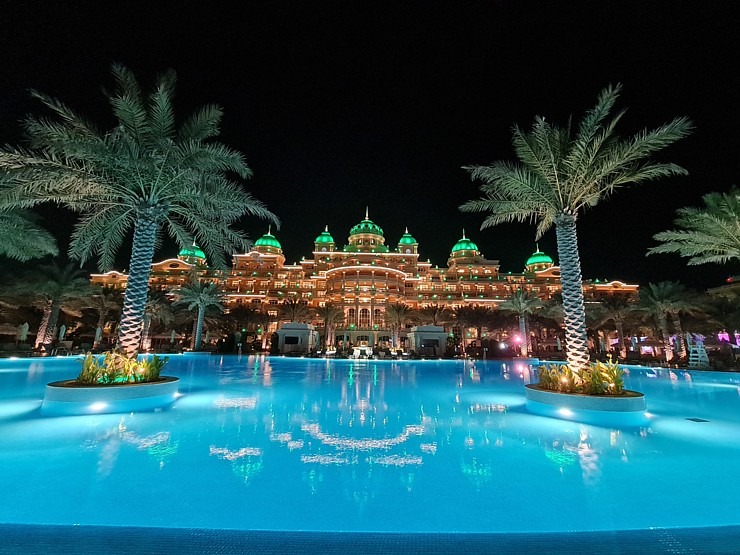 Travelnews.lv izbauda Dubaijas luksus viesnīcas «Raffles The Palm Dubai» infrastruktūru 312505