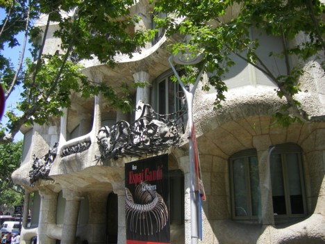 Slavenā arhitekta Gaudi ēka 16749