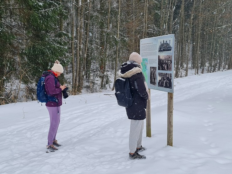 Travelnews.lv dodas 26 km pārgājienā Ložmetējkalna apkārtnē Jelgavas novadā 312987