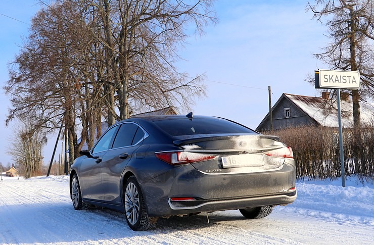 Travelnews.lv ar premium klases vāģi «Lexus ES 300H» dodas ceļojumā uz Latgali 313494