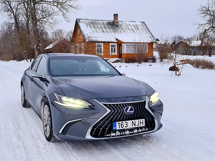 Travelnews.lv ar premium klases vāģi «Lexus ES 300H» dodas ceļojumā uz Latgali 313499