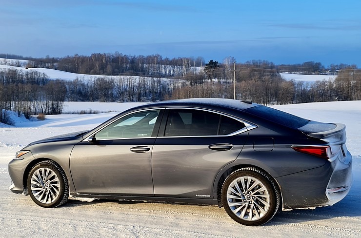 Travelnews.lv ar premium klases vāģi «Lexus ES 300H» dodas ceļojumā uz Latgali 313487