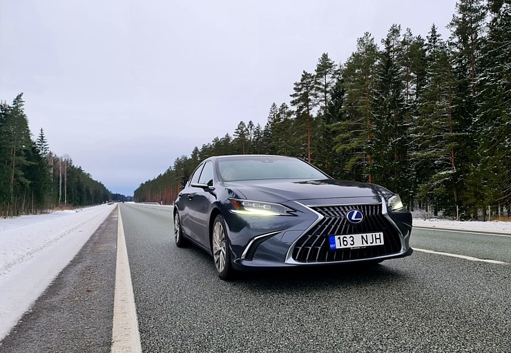 Travelnews.lv ar premium klases vāģi «Lexus ES 300H» dodas ceļojumā uz Latgali 313517