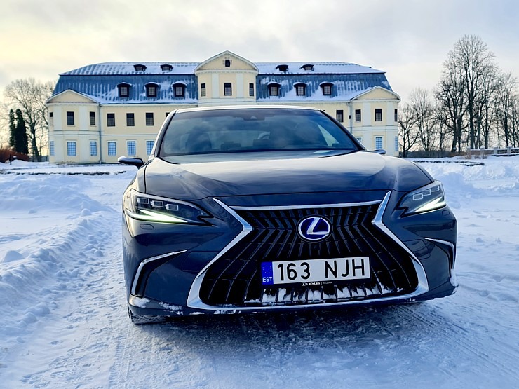 Travelnews.lv ar premium klases vāģi «Lexus ES 300H» dodas ceļojumā uz Latgali 313490