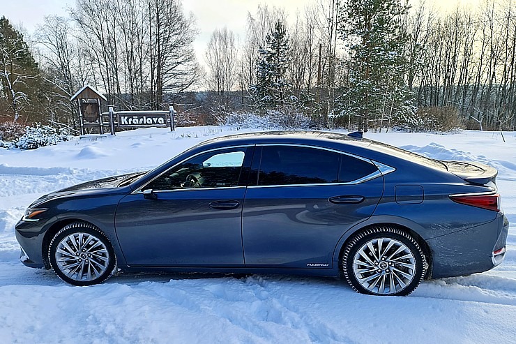 Travelnews.lv ar premium klases vāģi «Lexus ES 300H» dodas ceļojumā uz Latgali 313493