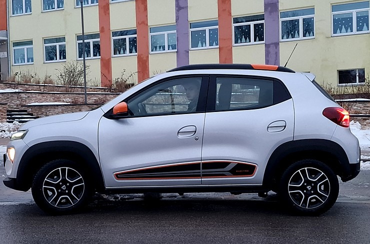 Travelnews.lv ceļo ar lētāko elektrisko vāģi «Dacia Spring» 313648