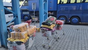 Tūrisma firma «Ap sauli» un auto noma «Sixt Latvija» nogādā palīdzību Ukrainai 12