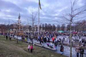 Ventspils Lielajā laukumā norisinās atbalsta mītiņš Ukrainai. Foto: Oskars Jūra 2