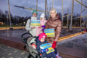 Ventspils Lielajā laukumā norisinās atbalsta mītiņš Ukrainai. Foto: Oskars Jūra 28