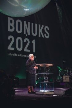 Latgaliešu kultūras gada balva «Boņuks 2021» tiek pasniegta Latgales vēstniecībā «GORS». Foto: Dagnija Bernāne 35