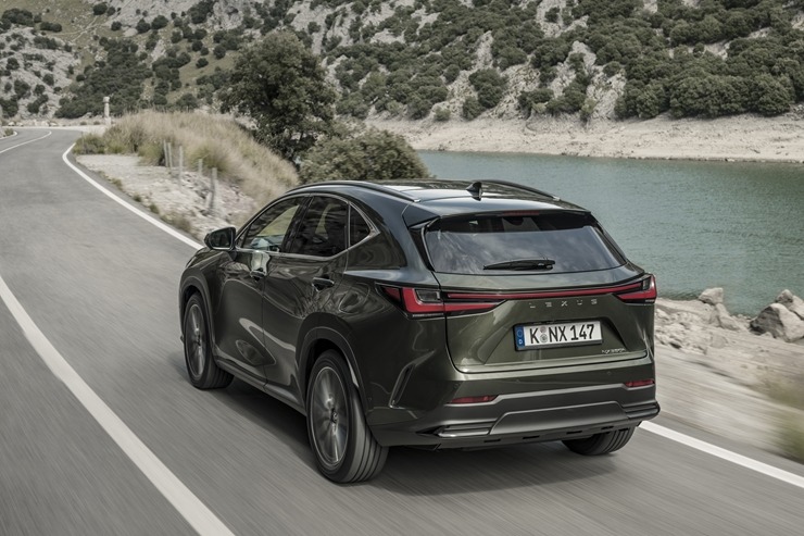 Jaunais vidēja izmēra luksusa SUV klases spēkrats «Lexus NX» ir pieejams arī Latvijā 314953