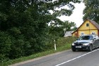 Tipiski dzeltenās lietuviešu mājas pazib gar sāniem 10