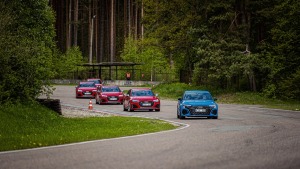 Par godu «Audi RS3» Latvijas pirmizrādei Biķernieku autosacīkšu trasē rūc motori. Foto: Audi Latvija 16