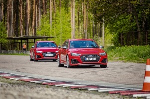 Par godu «Audi RS3» Latvijas pirmizrādei Biķernieku autosacīkšu trasē rūc motori. Foto: Audi Latvija 17