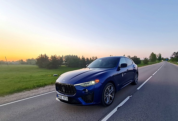 Travelnews.lv apceļo Latviju ar luksus klases apvidus vāģi «Maserati Levante SQ4» 317816