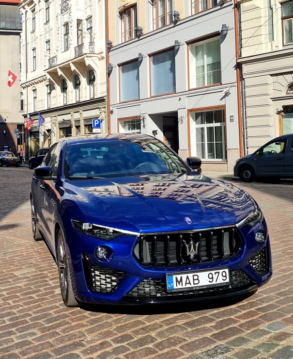 Travelnews.lv apceļo Latviju ar luksus klases apvidus vāģi «Maserati Levante SQ4» 317826