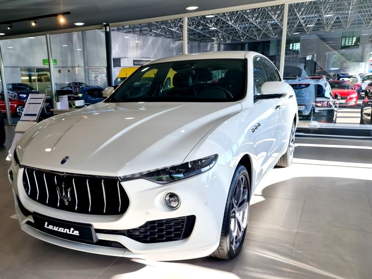 Travelnews.lv apceļo Latviju ar luksus klases apvidus vāģi «Maserati Levante SQ4» 317832