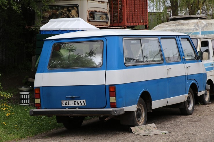 Travelnews.lv Daugavpilī apmeklē privātu motormuzeju «RetroGaraž-D» ar «Moskviču» izstādi 317919