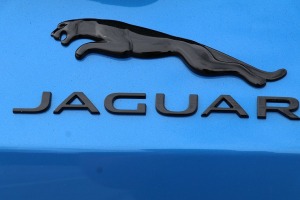 Travelnews.lv ar jaudīgiem vāģiem «Jaguar F-Pace SVR» un «Jaguar F-Type» dodas Biķernieku trasē 34