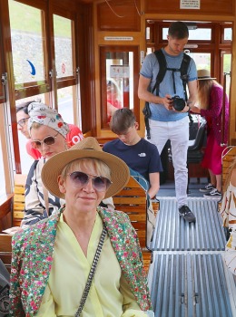 Travelnews.lv Maļorkas pilsētā Soļera izbrauc ar 1912.gada koka vilcienu. Sadarbībā ar Latvijas tūrisma firmu «Atlantic Travel» 12