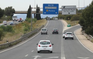 Travelnews.lv iepazīst Maļorkas ceļu satiksmes zīmes no autotūrista skatupunkta. Sadarbībā ar Latvijas tūrisma firmu «Atlantic Travel» 9