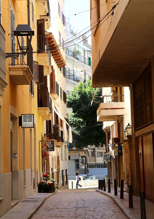Travelnews.lv iepazīst Maļorkas galvaspilsētas Palmas ielu dzīvi un kultūras objektus. Sadarbībā ar Latvijas tūrisma firmu «Atlantic Travel» 318821