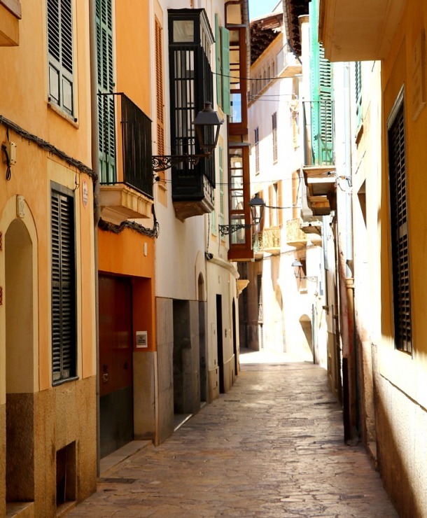 Travelnews.lv iepazīst Maļorkas galvaspilsētas Palmas ielu dzīvi un kultūras objektus. Sadarbībā ar Latvijas tūrisma firmu «Atlantic Travel» 318829