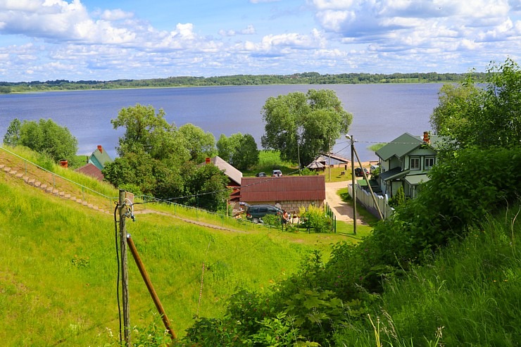 Travelnews.lv ar auto nomas «Avis Latvia» spēkratu apceļo Rāznas ezeru un Ludzu 319252