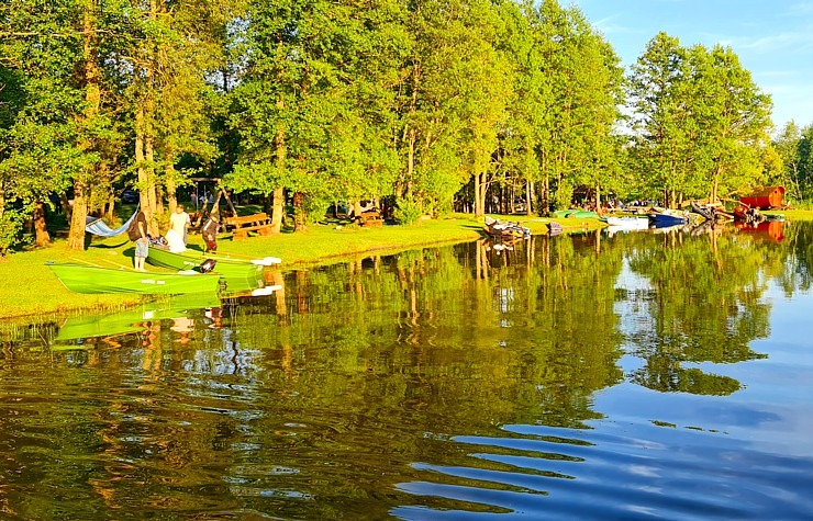 Travelnews.lv ar auto nomas «Avis Latvia» spēkratu apceļo Sivera ezeru, Daugavpili un Krāslavu 319296