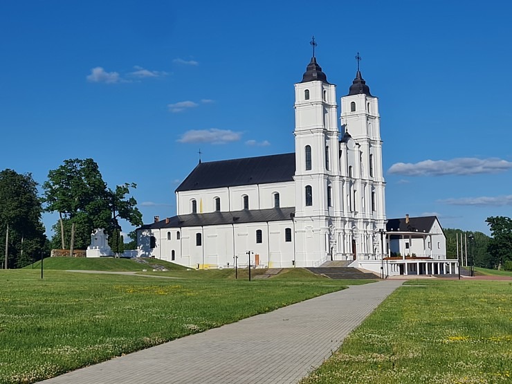 Travelnews.lv ar auto nomas «Avis Latvia» spēkratu apceļo Sivera ezeru, Daugavpili un Krāslavu 319335