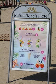 Travelnews.lv novēro, ka saulainās Jūrmalas pludmales sāk pievilināt tūristus un atpūtniekus 9