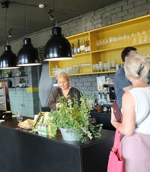 Turaidā atvēries jauns ceļinieku restorāns «Tūrists» ar ļoti atraktīvu saimenieci 8