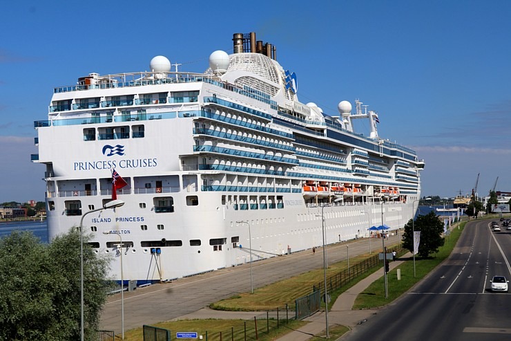 Travelnews.lv kopā ar Rīgas Brīvostas pārvaldi iepazīst ienākušo kruīza kuģi «Island Princess» 319522