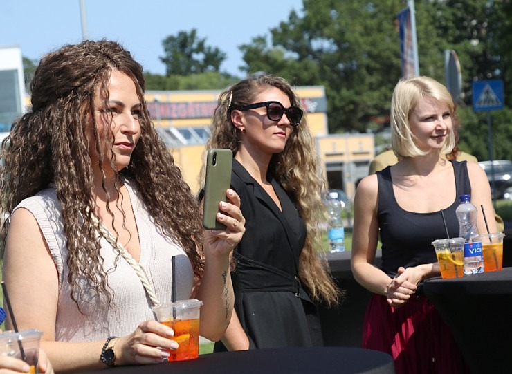 «Neste» degvielas uzpildes stacijā atklāj Latvijas šefpavāru līdznemšanas restorānu «Chefs BOX»  «Neste» degvielas uzpildes stacijā atklāj Latvijas šefpavāru līdznemšanas restorānu «Chefs BOX» 320582