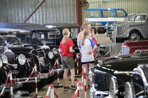 Travelnews.lv ar jauno «Citroën C5 X» apmeklē atpūtas kompleksa «Mikelis» apjomīgo motormuzeju 15