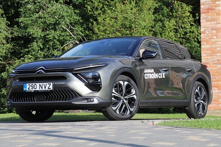 Travelnews.lv ar jauno «Citroën C5 X» apmeklē atpūtas kompleksu «Miķelis» Bauskas novadā. Sadarbībā ar Autohalle.com 320872