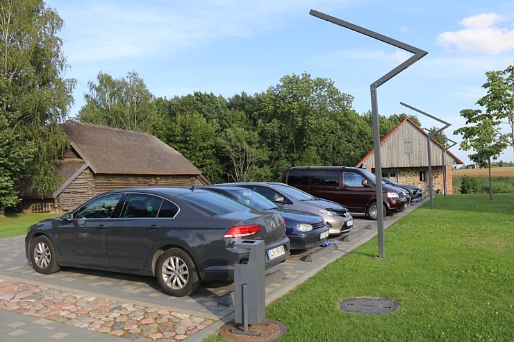 Travelnews.lv ar jauno «Citroën C5 X» apmeklē atpūtas kompleksu «Miķelis» Bauskas novadā. Sadarbībā ar Autohalle.com 320867
