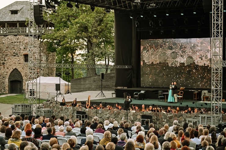 Opermūzikas svētki: Dž. Pučīni operas «Bohēma» oriģināliestudējums Siguldas pilsdrupu estrādē. Foto: : Ginta Zīverte 321053