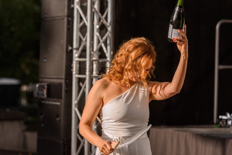 Jau astoto gadu daudzi simti ļaužu svin iedvesmojošās pop-up piknika vakariņas «Lelegante Pop–Up Picnic». Foto: Artūrs Martinovs 321097