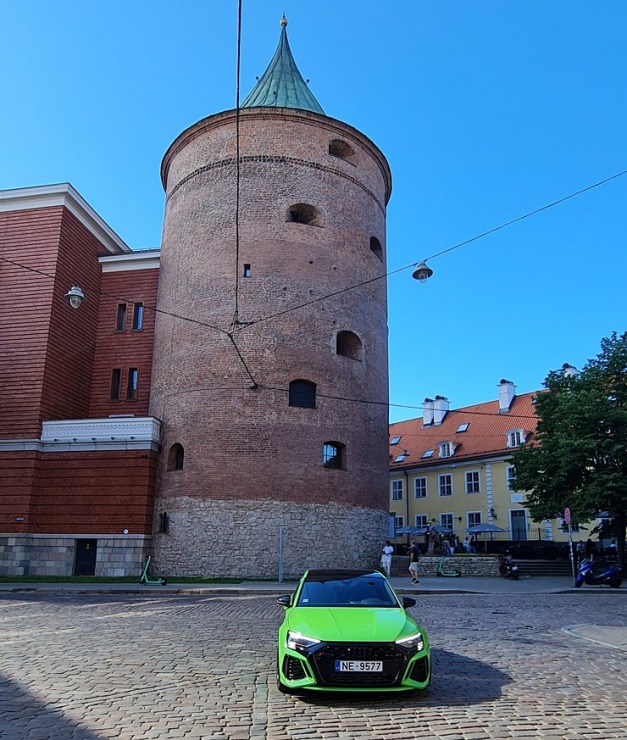 Travelnews.lv ceļo ar 400 zirgspēku sportisko «Audi RS3 Limousine» 321181