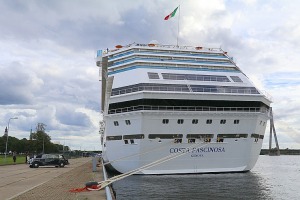 Rīgas Brīvostas pārvalde sagaida 10 miljonu pasažieri, ko atved kruīzu kuģis «Costa Fascinosa» 5