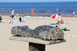 Jūrmalas pludmalē aizvien biežāk ienāk vides mākslas darbi 9