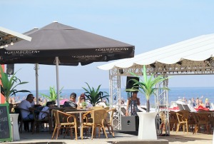 Travelnews.lv apmeklē Jūrmalas pludmalē ēdināšanas un izklaides vietas 16