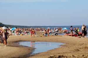 Travelnews.lv sadarbībā ar auto nomas «Europcar Latvija» vāģi apceļo Jūrmalas pludmali 4