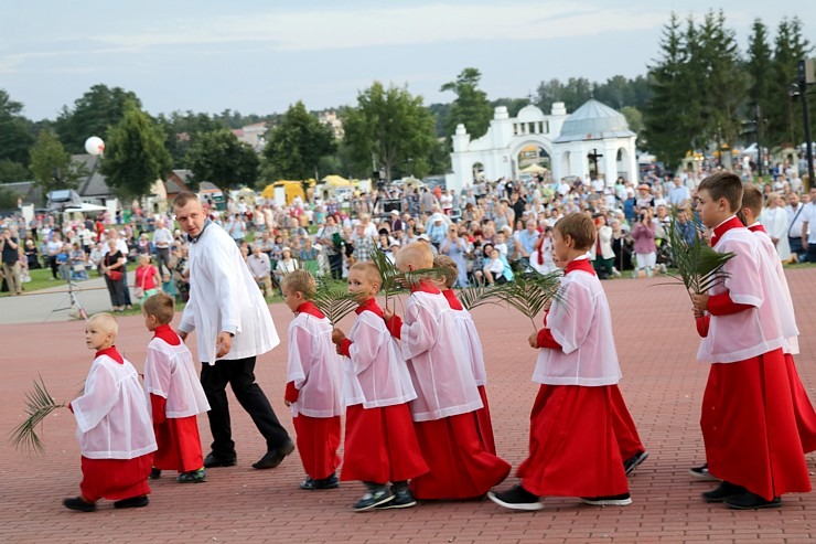 Daži fotomirkļi no Vissvētākās Jaunavas Marijas debesīs uzņemšanas svētkiem Aglonā 322225