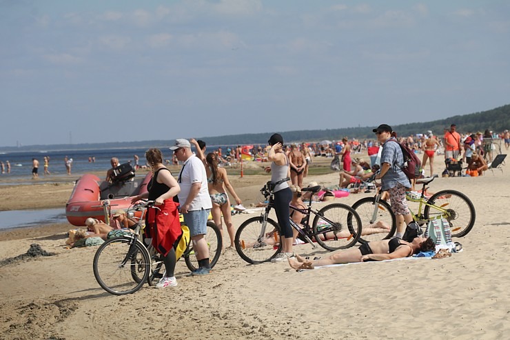 Travelnews.lv sadarbībā ar auto nomu «Europcar Latvija» apmeklē Jūrmalu pludmali 322321